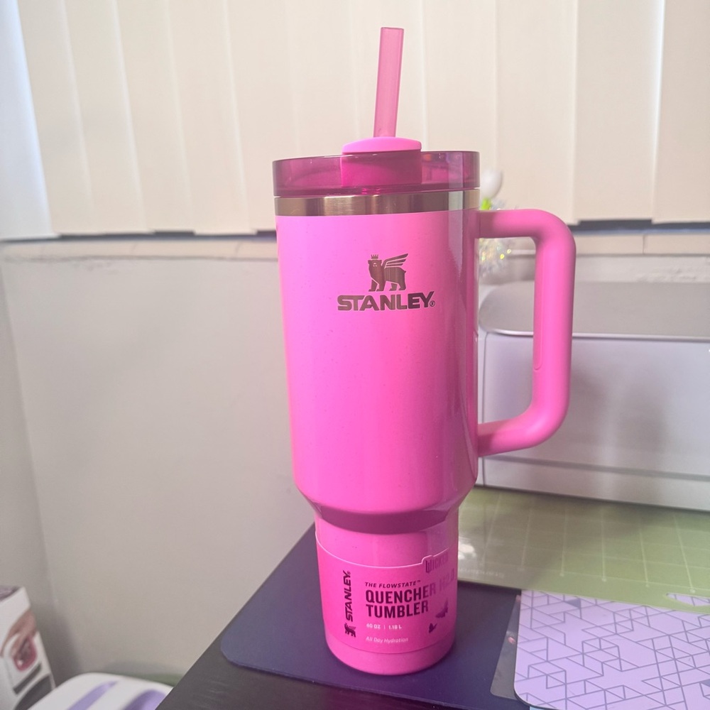 New Stanley 40oz Glinda Galinda Wicked Quencher Tumbler Limited Edition